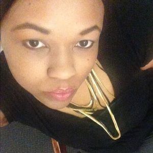 Meet your Posher, Courtney